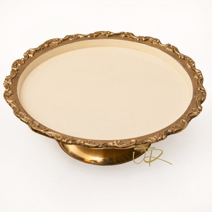 Cream Cake Stand Gucci