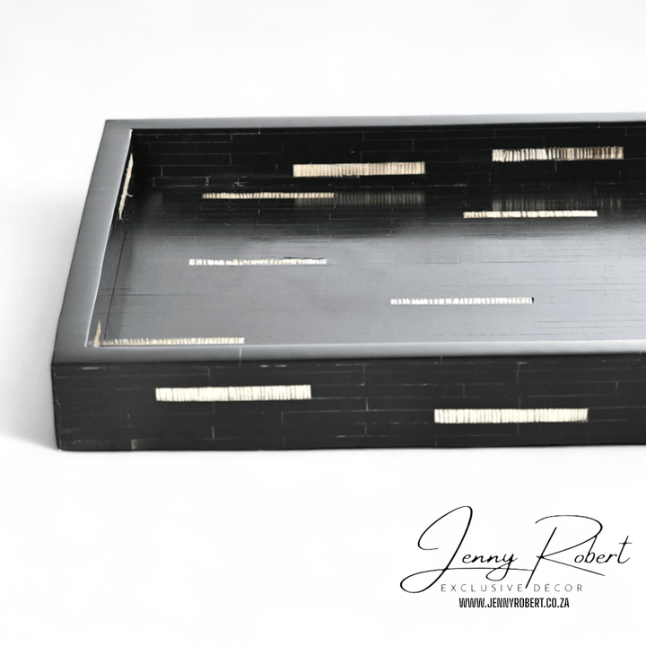 Tray Horn Black and White (MED)